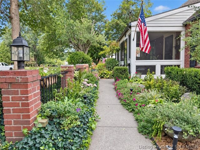 1722 Lilly Lane, New Albany, IN 47150