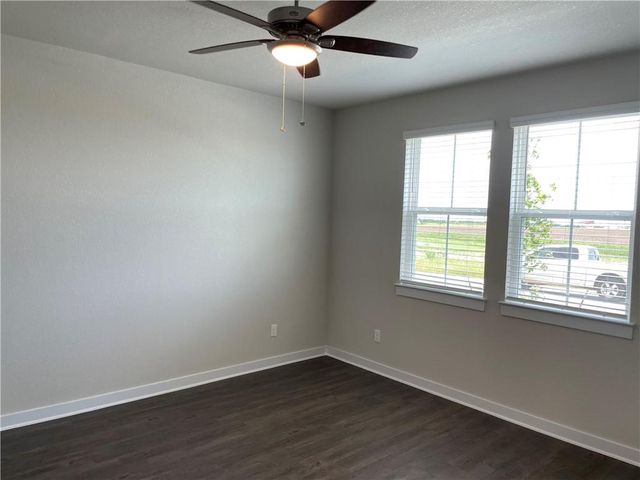 609 Paddock LN, Georgetown, TX 78626