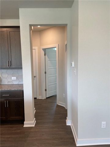 609 Paddock LN, Georgetown, TX 78626