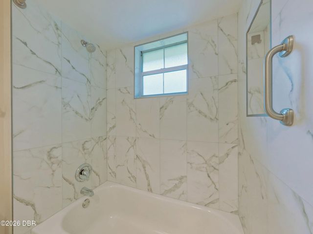 2490 S Glen Eagles Drive, Deland, FL 32724