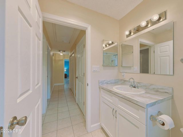 2490 S Glen Eagles Drive, Deland, FL 32724