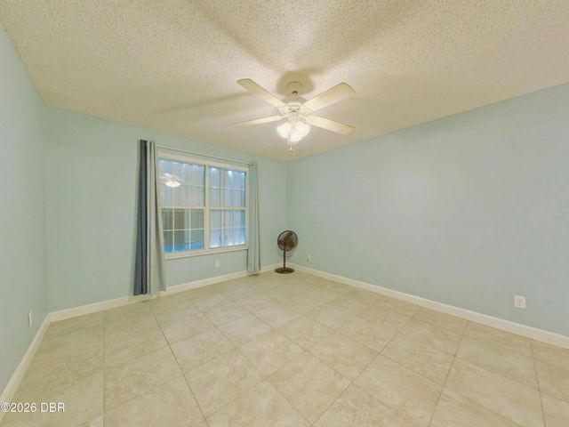 2490 S Glen Eagles Drive, Deland, FL 32724