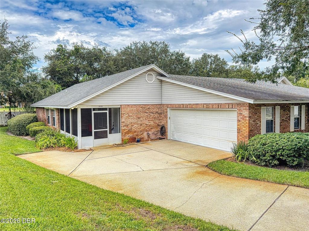 2490 S Glen Eagles Drive, Deland, FL 32724