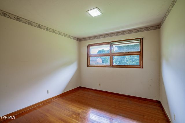 556 East Morgan Street, Church Hill, TN 37642