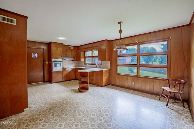 556 East Morgan Street, Church Hill, TN 37642