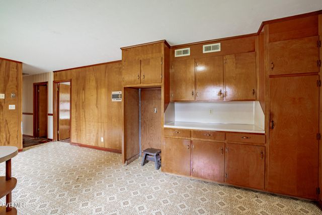 556 East Morgan Street, Church Hill, TN 37642