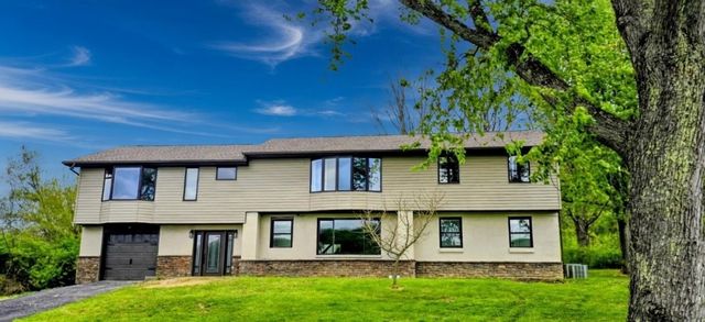125 Wilma Dr, Washington Twp, PA 15613