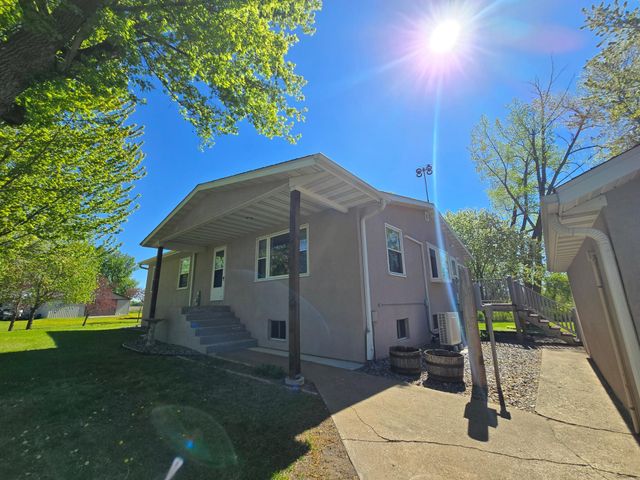 8066 Edmonson Avenue NE, Monticello, MN 55362