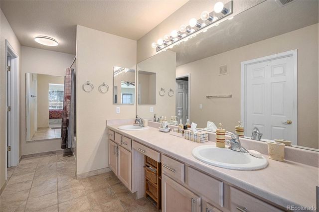 7844 S Zante Court, Aurora, CO 80016