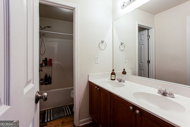 863 Van Briggle Path, Sugar Hill, GA 30518