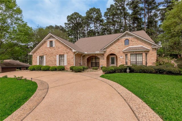 309 Broadmoor Drive, Huntsville, TX 77340