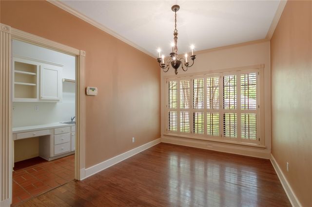 309 Broadmoor Drive, Huntsville, TX 77340