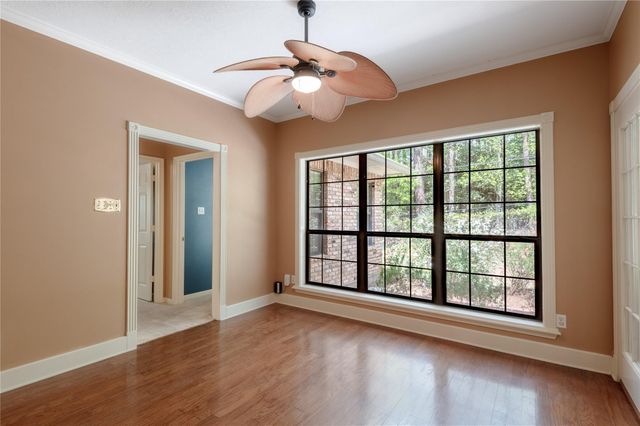 309 Broadmoor Drive, Huntsville, TX 77340