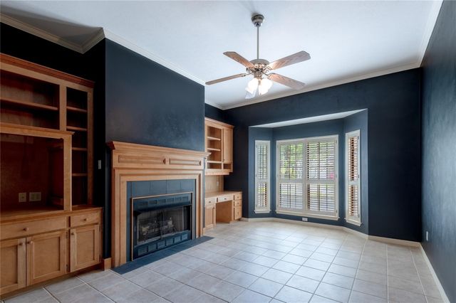 309 Broadmoor Drive, Huntsville, TX 77340