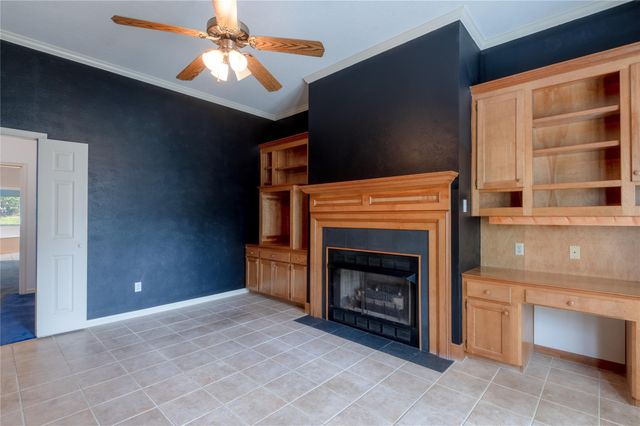 309 Broadmoor Drive, Huntsville, TX 77340