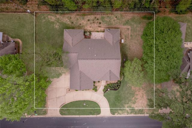 309 Broadmoor Drive, Huntsville, TX 77340