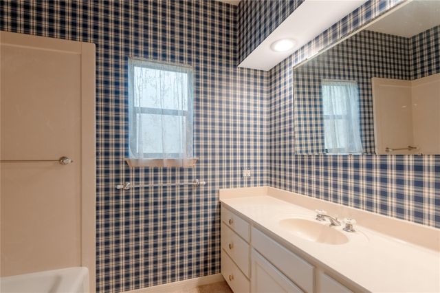 309 Broadmoor Drive, Huntsville, TX 77340