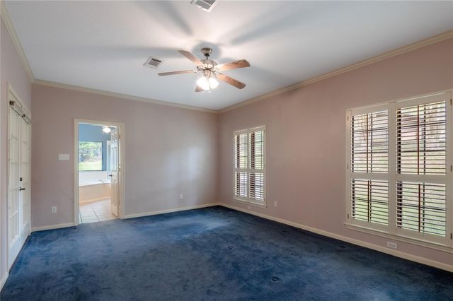 309 Broadmoor Drive, Huntsville, TX 77340