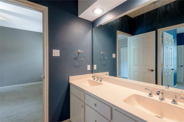 309 Broadmoor Drive, Huntsville, TX 77340