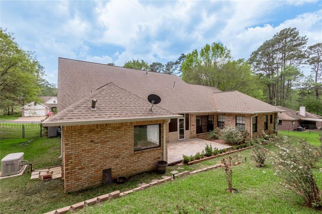 309 Broadmoor Drive, Huntsville, TX 77340