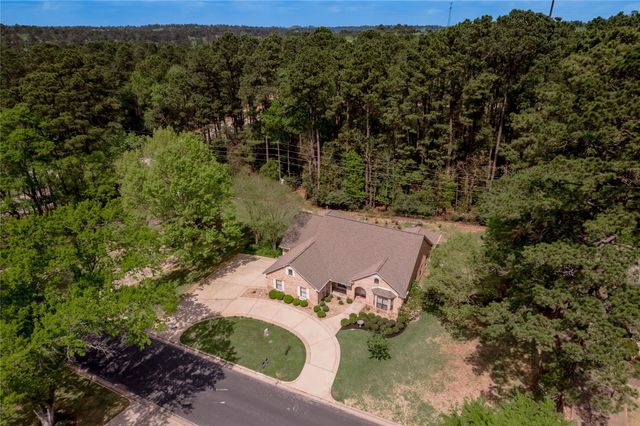 309 Broadmoor Drive, Huntsville, TX 77340