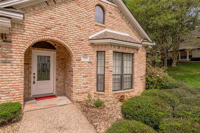309 Broadmoor Drive, Huntsville, TX 77340
