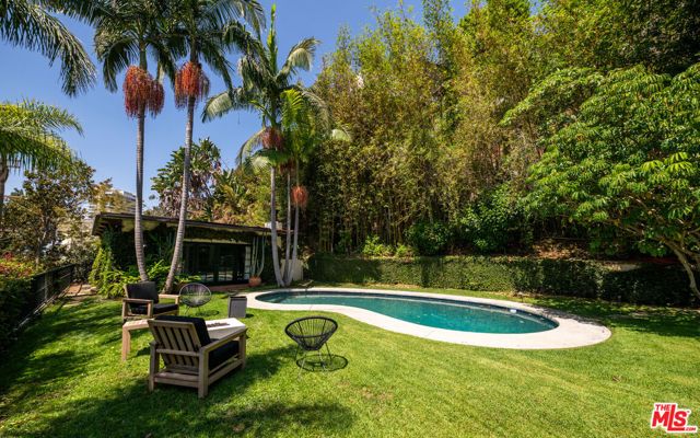 9101 St Ives Drive, Los Angeles, CA 90069