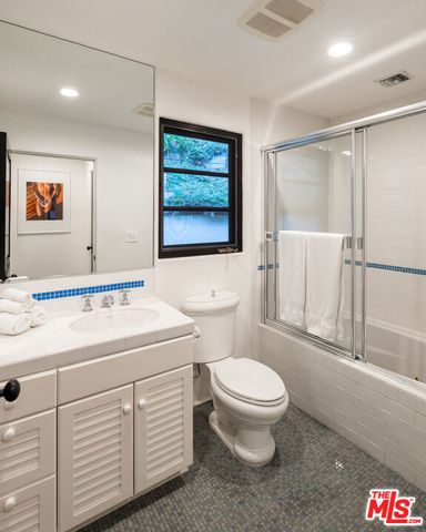 9101 St Ives Drive, Los Angeles, CA 90069