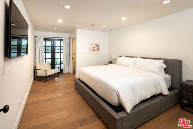 9101 St Ives Drive, Los Angeles, CA 90069