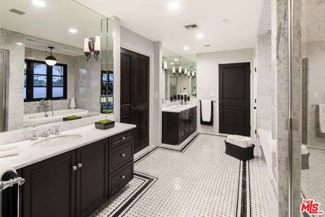 9101 St Ives Drive, Los Angeles, CA 90069