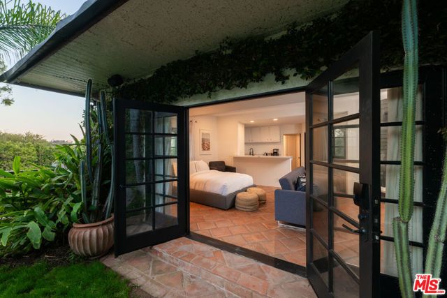9101 St Ives Drive, Los Angeles, CA 90069