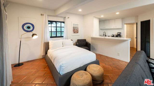 9101 St Ives Drive, Los Angeles, CA 90069