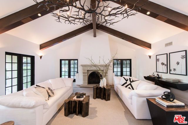 9101 St Ives Drive, Los Angeles, CA 90069