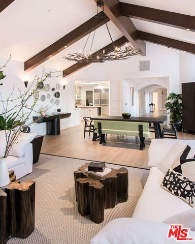 9101 St Ives Drive, Los Angeles, CA 90069