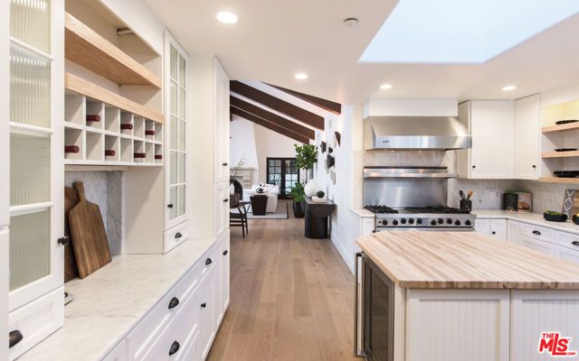 9101 St Ives Drive, Los Angeles, CA 90069