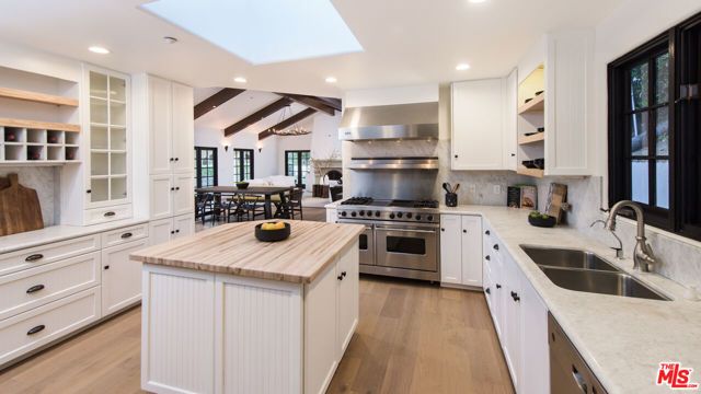 9101 St Ives Drive, Los Angeles, CA 90069