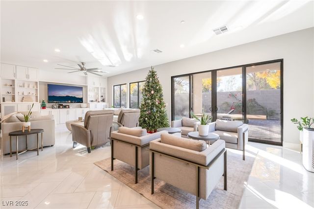 45 Garibaldi Way, Henderson, NV 89011