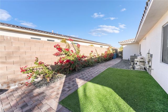 45 Garibaldi Way, Henderson, NV 89011