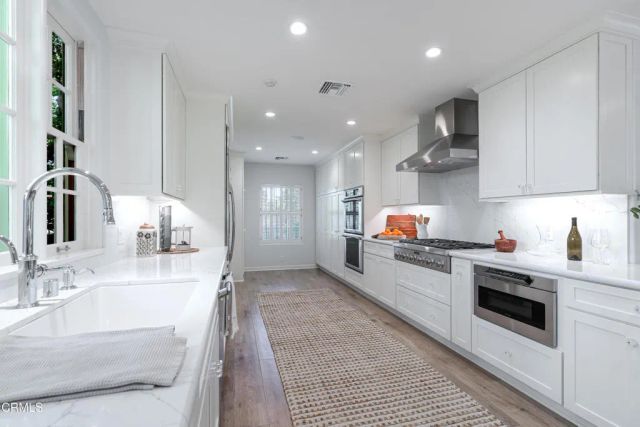 2051 Mendocino Lane, Altadena, CA 91001