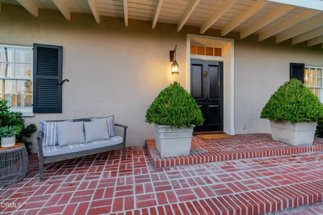 2051 Mendocino Lane, Altadena, CA 91001