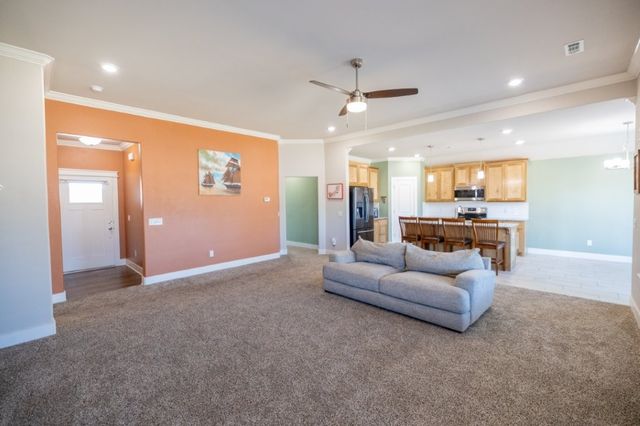 1011 Fair Oaks Street, Tontitown, AR 72762