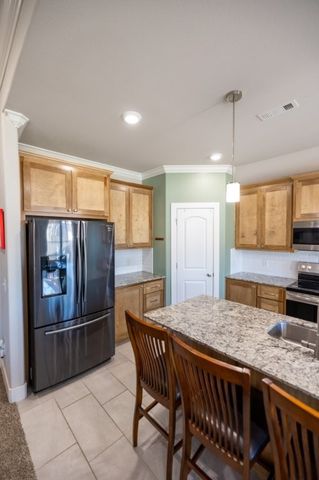 1011 Fair Oaks Street, Tontitown, AR 72762