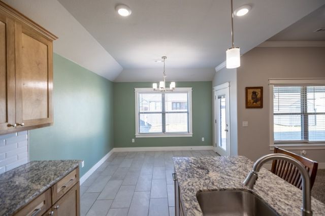 1011 Fair Oaks Street, Tontitown, AR 72762