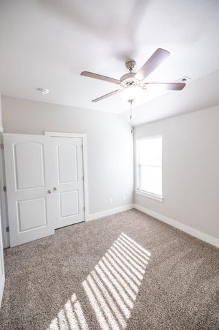 1011 Fair Oaks Street, Tontitown, AR 72762