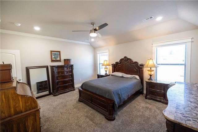 1011 Fair Oaks Street, Tontitown, AR 72762