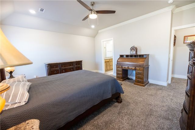 1011 Fair Oaks Street, Tontitown, AR 72762