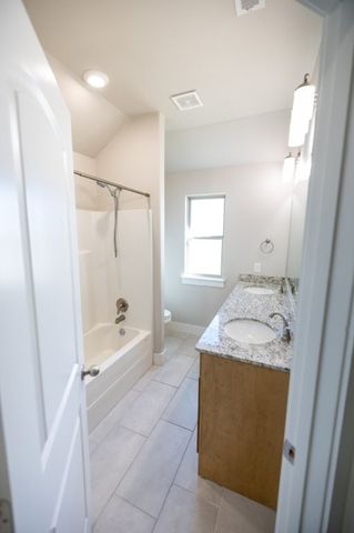 1011 Fair Oaks Street, Tontitown, AR 72762