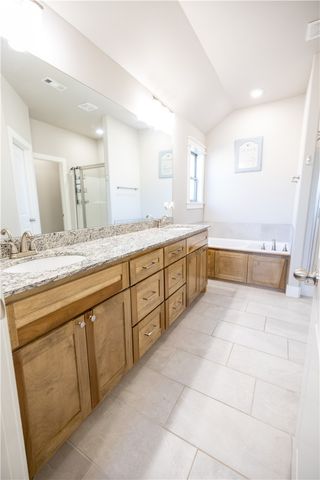 1011 Fair Oaks Street, Tontitown, AR 72762