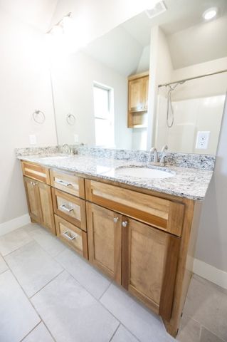 1011 Fair Oaks Street, Tontitown, AR 72762