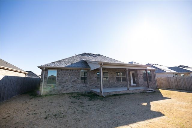 1011 Fair Oaks Street, Tontitown, AR 72762